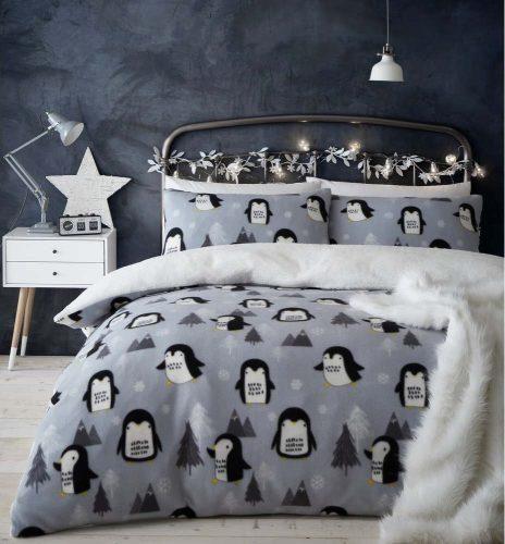 Šedé fleecové povlečení 200x135 cm Cosy Penguin - Catherine Lansfield Catherine Lansfield